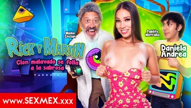 HOTTIE GETS FUCKED BY AN EVIL CLONE - Daniela Andrea Rick Y Martin