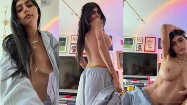 Bailando desnuda – Mia Khalifa