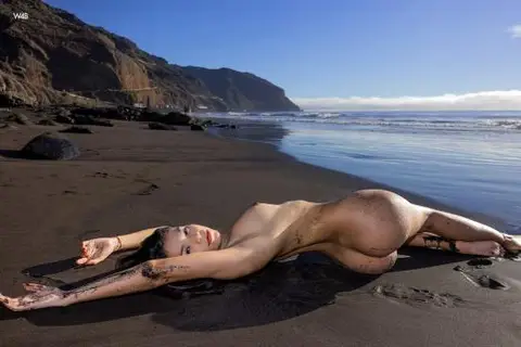 Feliz en la playa - Sky Moon