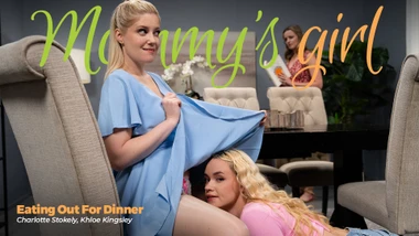 Comer fuera para cenar - Charlotte Stokely & Khloe Kingsley