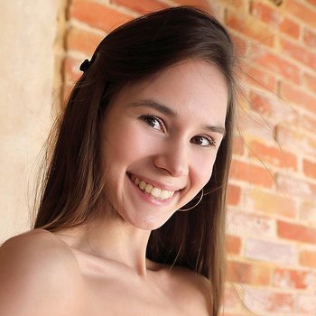 Imagen de perfil del actor Leona Mia